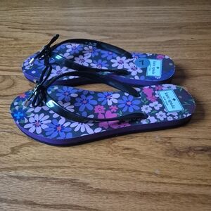 Kate Spade Black Strap Floral Flip Flops, Size 7 NWOB